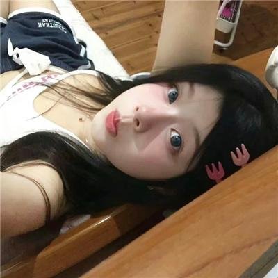 爱长颈鹿的女人
